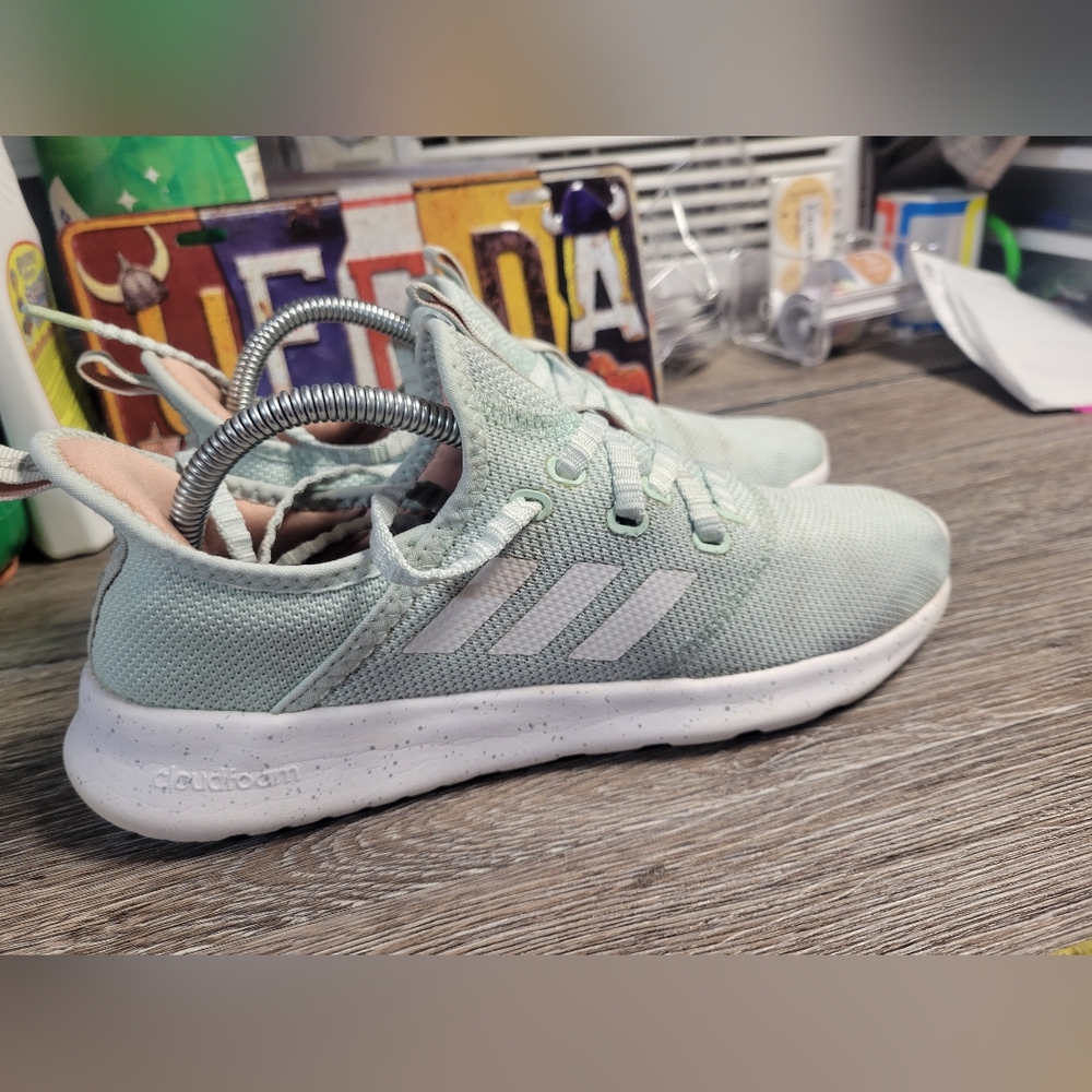 adidas originals women's swift running shoes Cloud Foam ice mint low top size 9